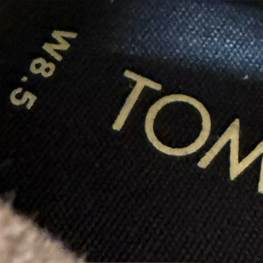 Toms preowned size good